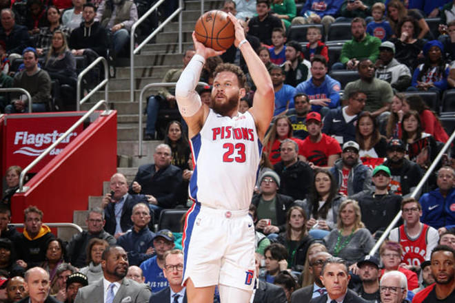 绩打破了男 绩打破了男