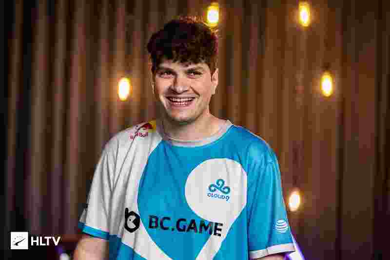 曾表现出明 曾表现出明